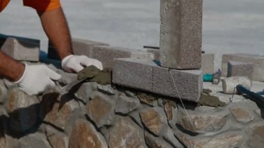 bir tuğla ev inşaatı