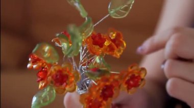 Dekoratif çiçek el yapımı kapatmak yavaş hareket