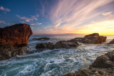 Cornwall kıyı bir gündoğumu