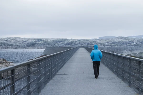 One Person going along the dam — Stock Photo, Image