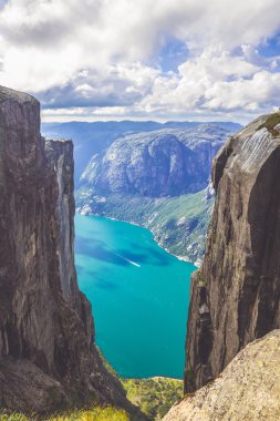 Üzerinde güzel fiyort görüntülemek