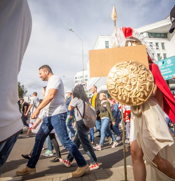 Söndagsprotestmarsch För Fria Vitryssar Minsk Bedrägliga Val Lukasjenkoregimen Och Polisvåld — Stockfoto