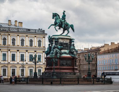 Aziz Petersburg 'daki I. Nicholas Anıtı