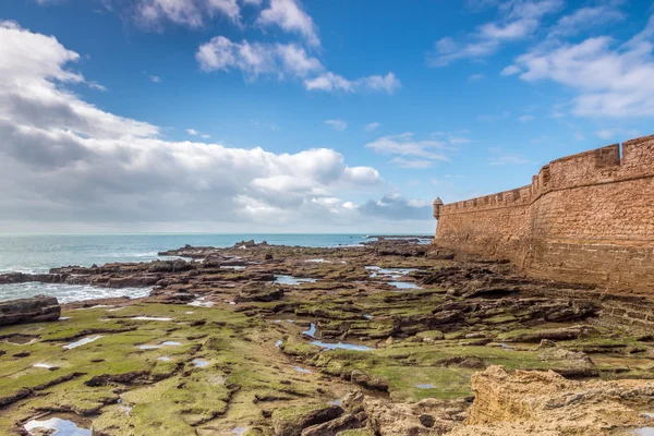 Bastione di Cadice con bassa marea, Spagna — Foto Stock