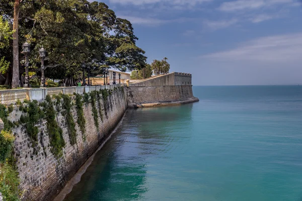 Mura della città di Cadice, Spagna — Foto Stock