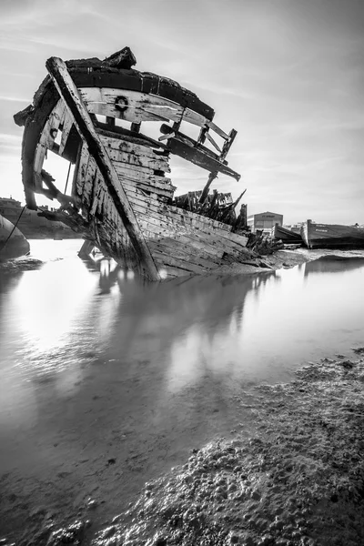 Gün batımında batık