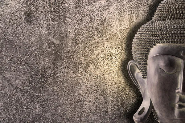 Buda'nın yüzünü önden görünümü