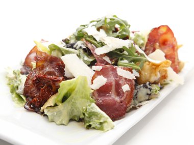 Taze karışık sebze salatası jambon ve peynir