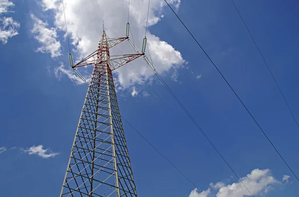 Electricity pylon with sky background — 图库照片