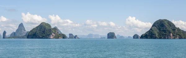 Ostrovy v zátoce Phang Nga — Stock fotografie