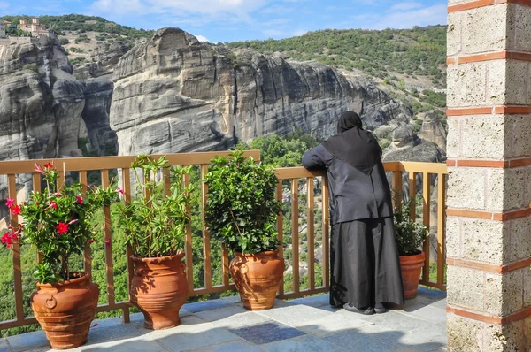 Manastır balkonda