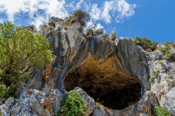Dağ mağara