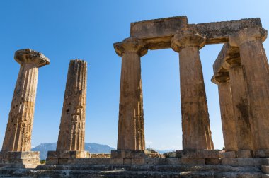 Antik Corinth Tapınağı kalıntıları