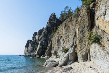 Deniz Baykal uçurumlarda