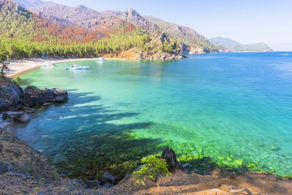 Las aguas azules del lago Baikal —  Fotos de Stock