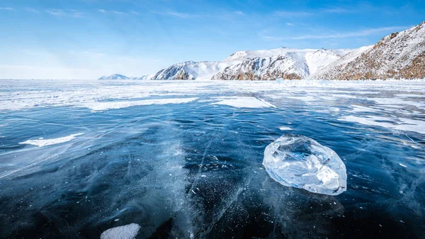 Brilhando Sol Gelo Está Infinito Gelo Baikal Coberto Rachaduras — Fotografia de Stock