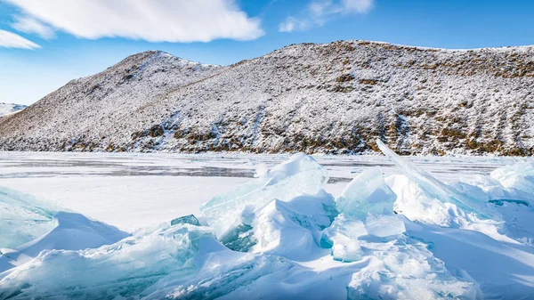 Den Låga Kvällssolen Lyser Upp Kaotiska Hummocks Nära Stranden Sjön — Stockfoto