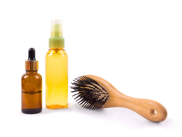 Doğal organik kozmetik masaj yağı, krem, serum, hidrolat ve bitkilerden oluşan güzellik seti. Doğal lüks kozmetik konsepti.