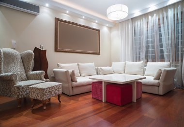 Lüks oturma odası ile modern tavan ışık - atış akşam