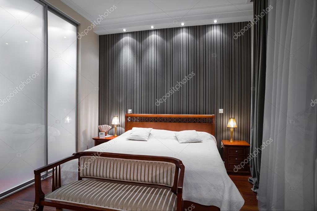 Luxe slaapkamer interieur - avond schot — Stockfoto © dr-Interior ... Luxe slaapkamer interieur - avond schot — Stockfoto © dr-Interior ...