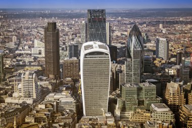 gökdelenler ile banka bölgesinin