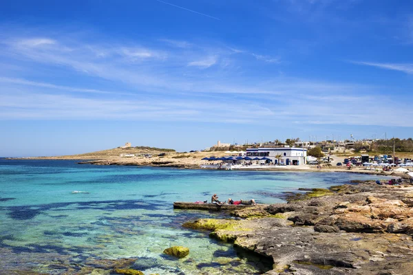 Palm beach, Malta on a sunny day with blue sky — Stock Photo, Image