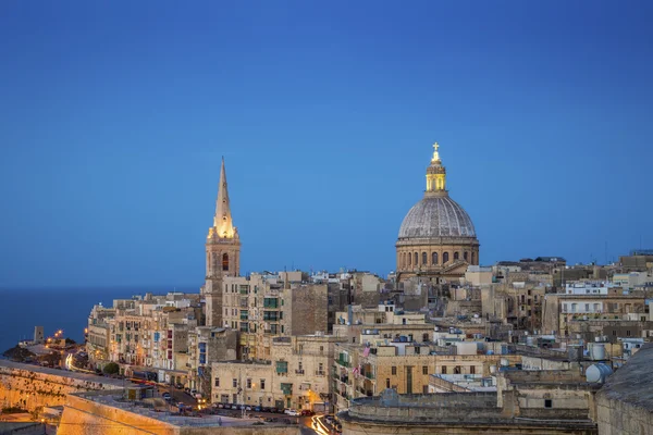 Valletta, Malta - St.Paul 's Anglikánská katedrála v modré hodiny — Stock fotografie