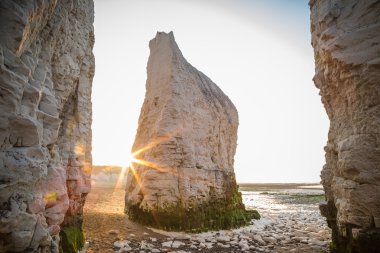 Kingsgate plaj kayalar, İngiltere, İngiltere ile gün batımında