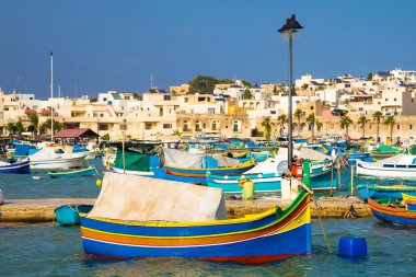 Geleneksel Luzzu tekneler Marsaxlokk Market - Malta