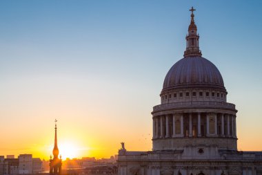 St. Paul'ın Katedrali, günbatımı - Londra, İngiltere