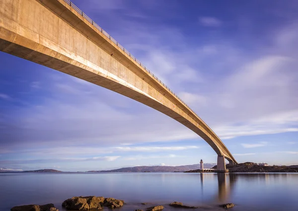 Скотный мост ранним утром на острове Скай - Шотландия, Великобритания — стоковое фото