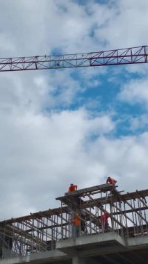 Hassas hareket güvenli hizalama sağlar.