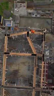 İskelet oluşturma üzerine kurulmuş paneller.