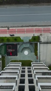 Hızlı akım ve derin dalgalar.