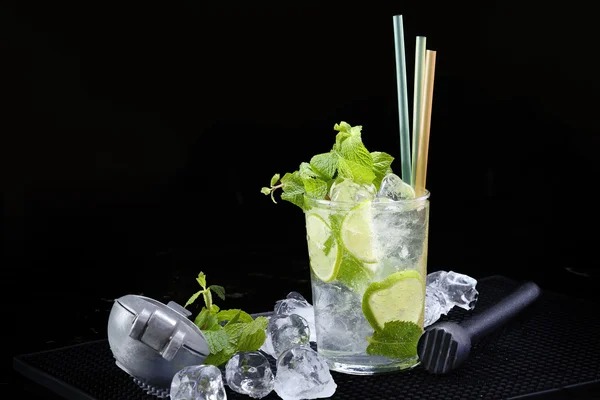 Mojito med mynta — Stockfoto