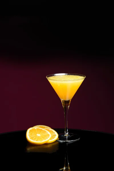 Bevanda mimosa sul tavolo — Foto Stock