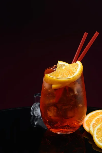 Aperol Spritz con naranja —  Fotos de Stock