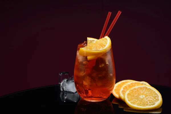 Aperol Spritz con naranja —  Fotos de Stock