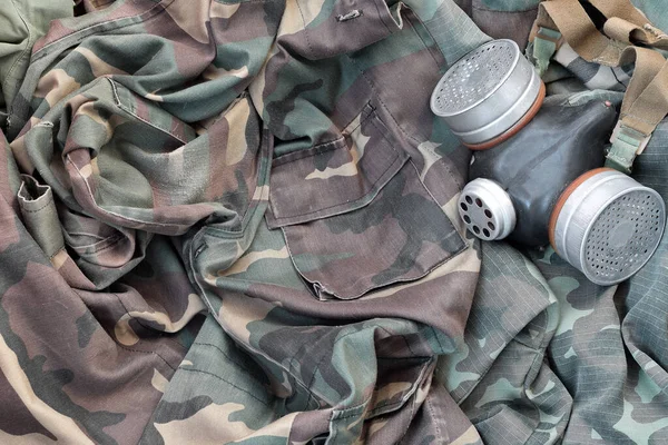 Soldados Perseguidores Máscara Gás Soviético Encontra Muitas Jaquetas Camuflagem Cáqui — Fotografia de Stock