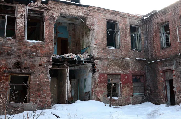 Fragmento Edificio Abandonado Dos Pisos Después Operaciones Militares Región Donetsk —  Fotos de Stock