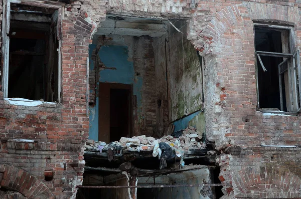 วนของอาคารสองช างหล งจากการปฏ การทางทหารในภ ภาค Donetsk — ภาพถ่ายสต็อก