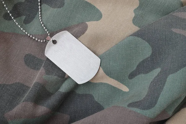 Silvery Military Beads Dog Tag Camouflage Fatigue Uniform Army Token — Stock Photo, Image