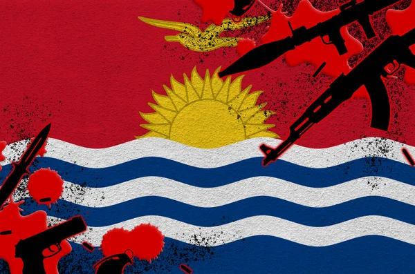 키리바시 국기와 무기들이 물들어 공격과 작전에 개념이 치명적 결과를 낳았습니다 — 스톡 사진