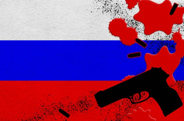 赤血球中のロシアの旗と黒い銃 テロ攻撃や致命的な結果と軍事作戦のための概念 危険な拳銃の使用 — ストック写真