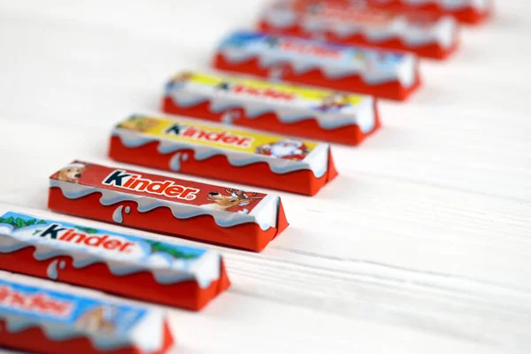 Kharkov Ukraine Νοεμβρίου 2020 Kinder Small Chocolate Bars Χάρτινα Περιτυλίγματα — Φωτογραφία Αρχείου