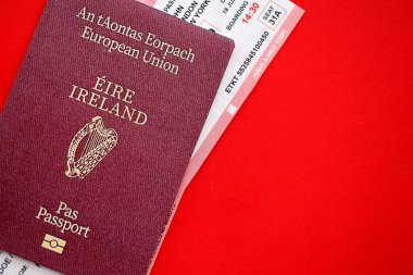 İrlanda pasaportu ve ticari uçak biletleri kapatılıyor. Avrupa konseptinde seyahat uçuşları ve avize turizmi