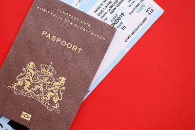 Hollanda pasaportu ve ticari uçak biletleri kapanıyor. Avrupa konseptinde seyahat uçuşları ve avize turizmi