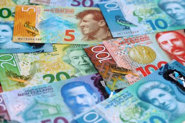 Yeni Zelanda para banknotları yakın planda büyük miktarda. Yeni Zelanda 'da zengin yaşam konsepti. İş ve ekonomi