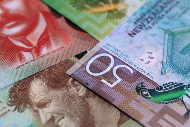 Yeni Zelanda para banknotları yakın planda büyük miktarda. Yeni Zelanda 'da zengin yaşam konsepti. İş ve ekonomi