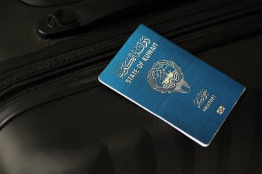 Kuveyt pasaportu seyahat bagajında. Seyahat ve tatil kavramı